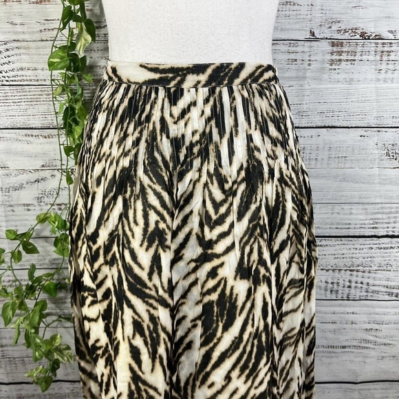 Talbots Skirt size 10 Black Gold Tiger Knee A Line Pleated Modest Career Church - Picture 4 of 10